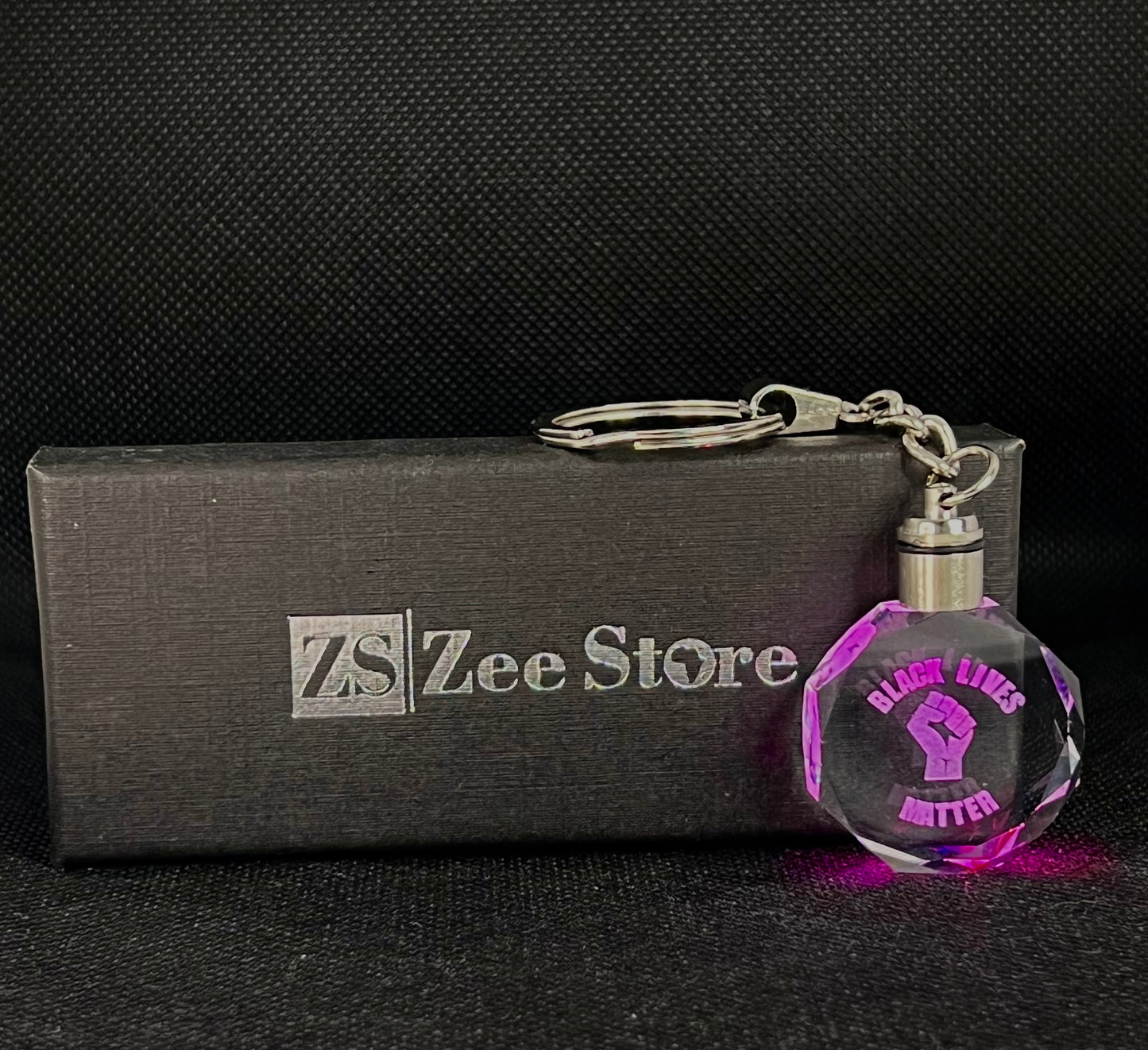 Agahu M - Black lives matter key chain made of K9 crystal with LED light