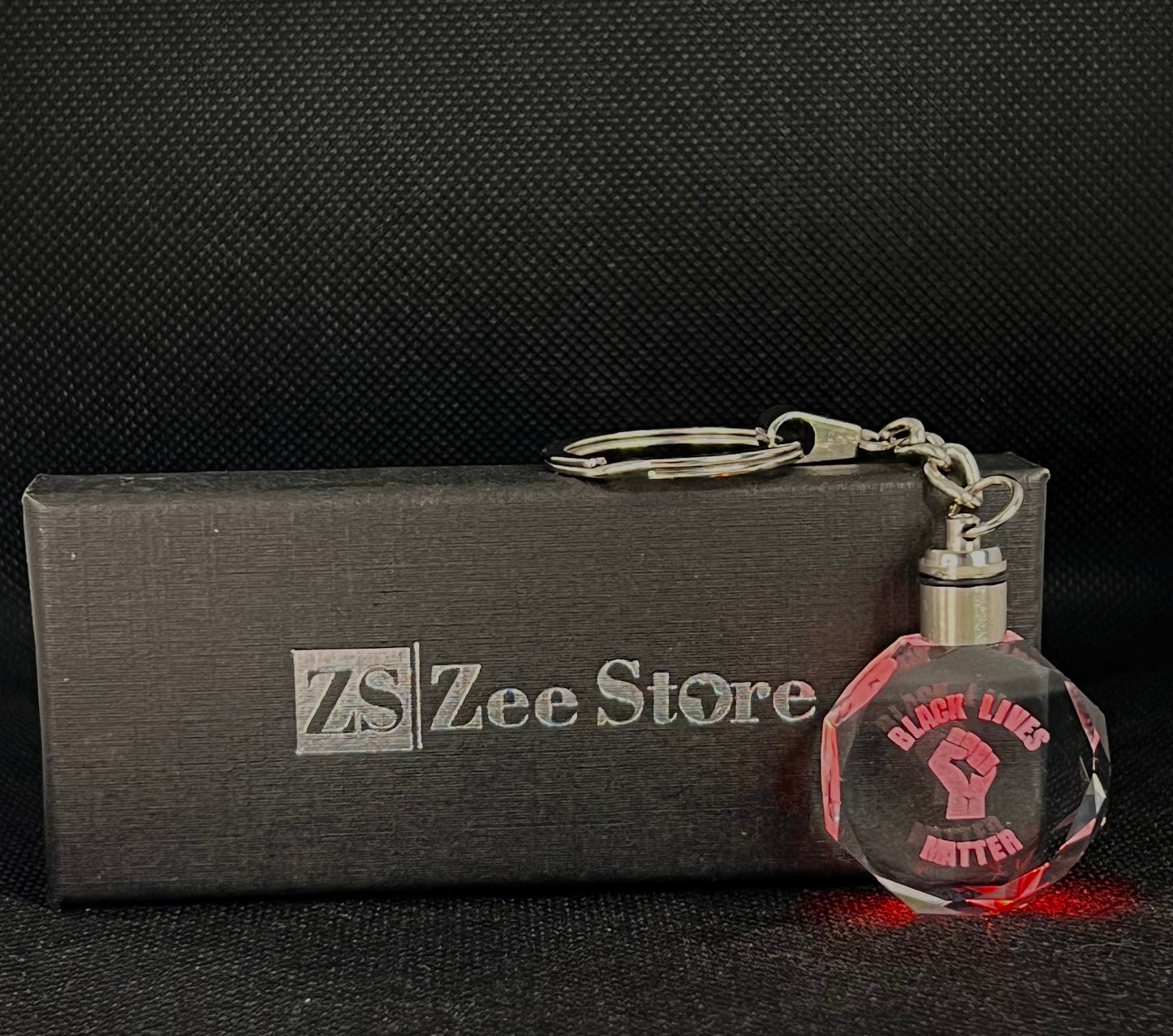 Agahu M - Black lives matter key chain made of K9 crystal with LED light
