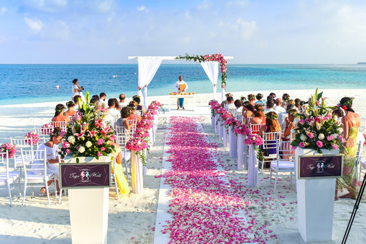 How to Choose The Right Outfit as a Wedding Guest. - Zee Store